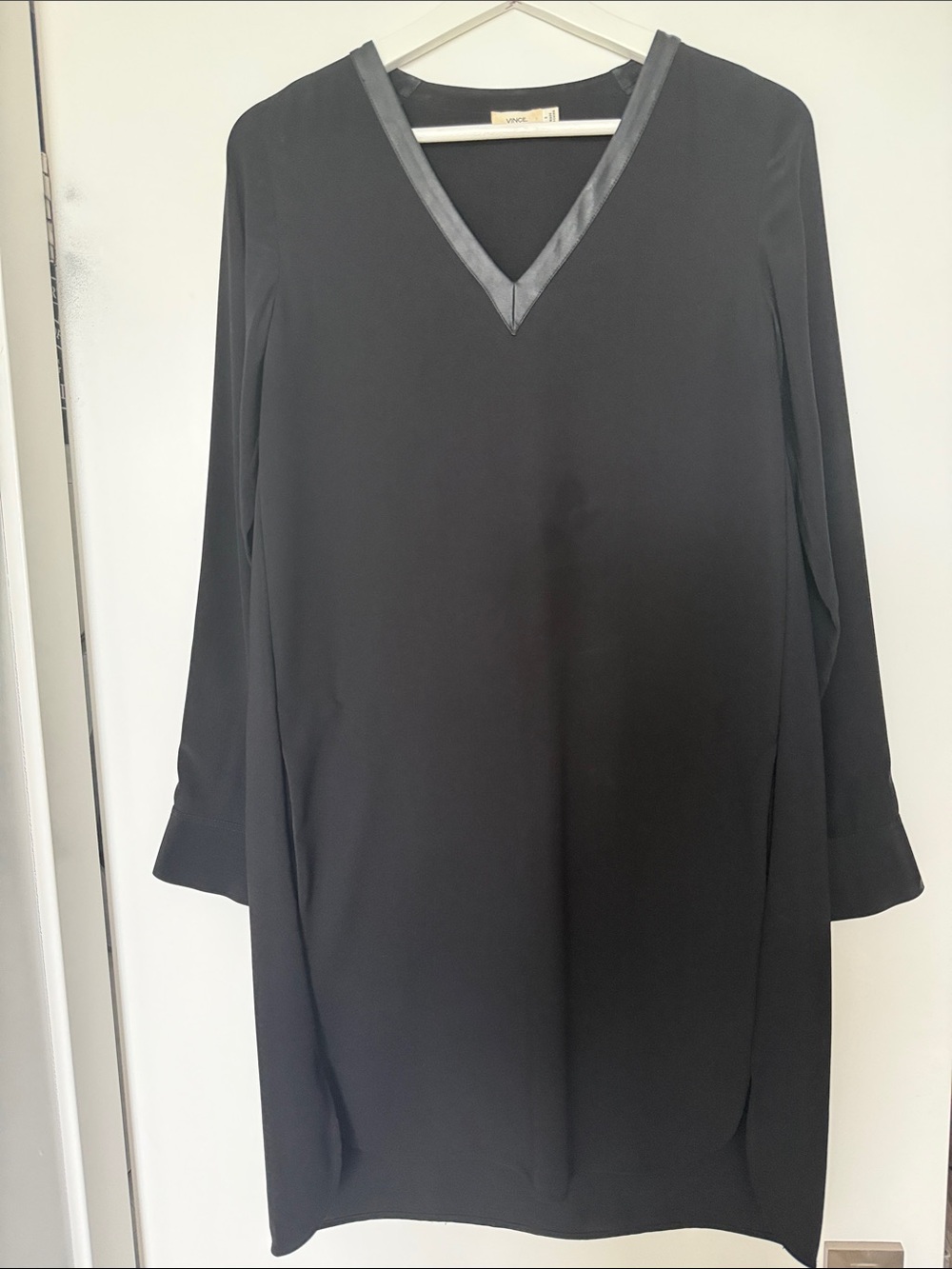 Vince - Black V-Neck Long Sleeve Tunic - Size 2